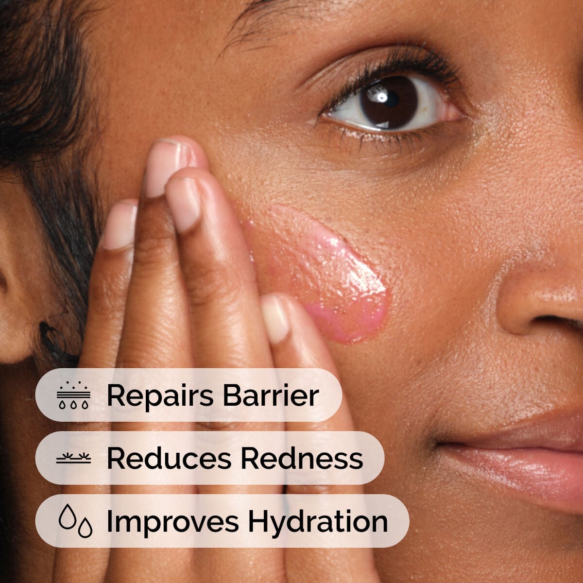 soothing-and-barrier-support-serum-z4 ord-soothing-barrier-support-serum-model-application-with-benefits.jpg
